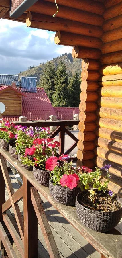Hostel Shymbulak Alma-Ata Exteriör bild